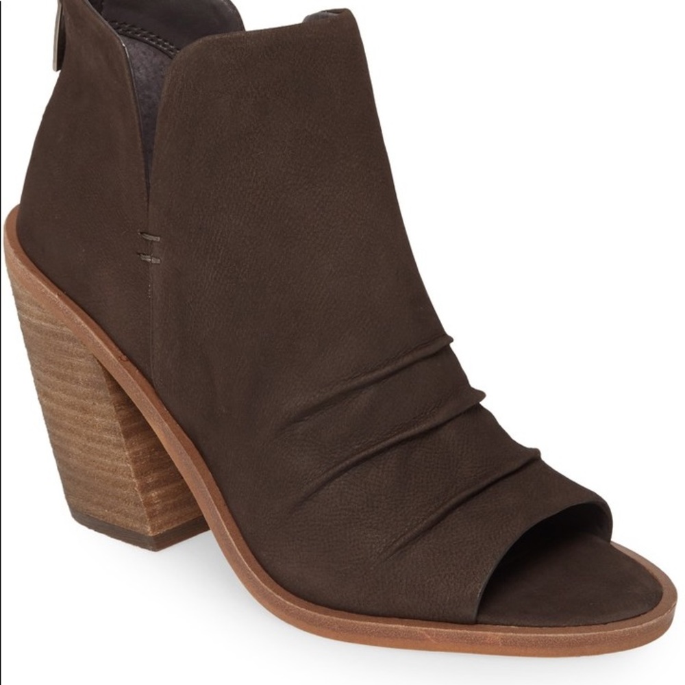 Vince Camuto Kreesi Open Toe Booties. Never Worn!